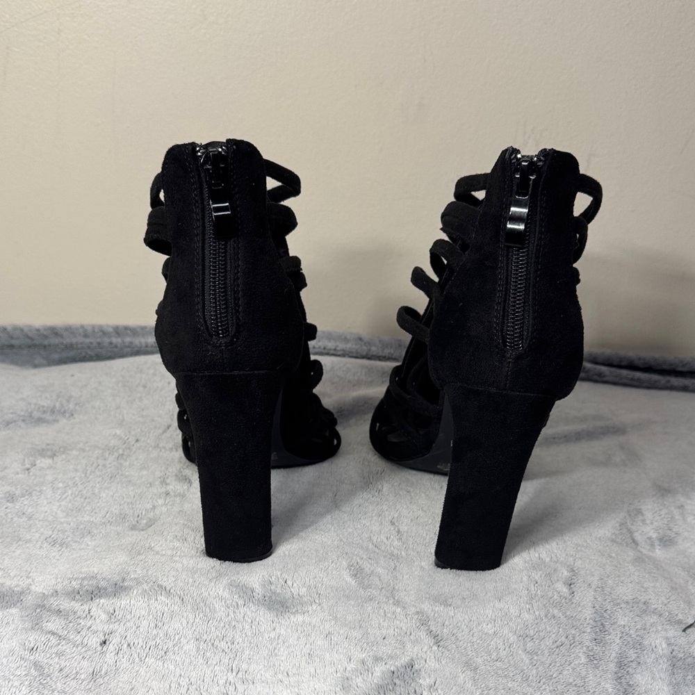 Windsor Black Faux Suede “In The Loop” Grommet Heel Booties - Size 6.5 - Picture 4 of 13